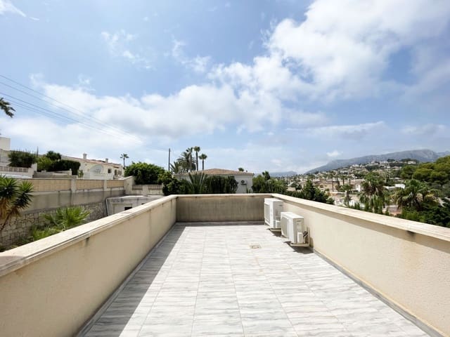 3 Zimmer Villa zu verkaufen in Calpe / Calp mit Pool Garage - 625.000 € (Ref: 9998086)