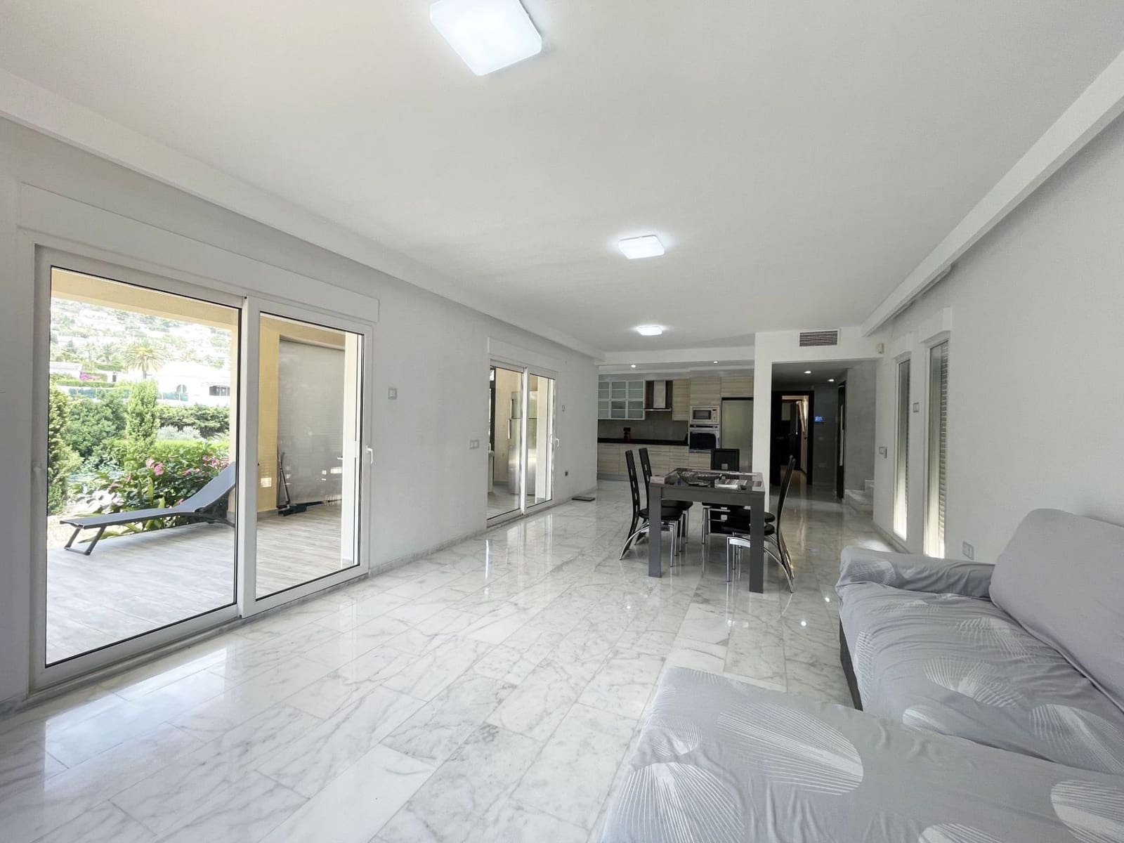 3 bedroom Villa for sale in Calpe / Calp with pool garage - € 625,000 (Ref: 9998086)