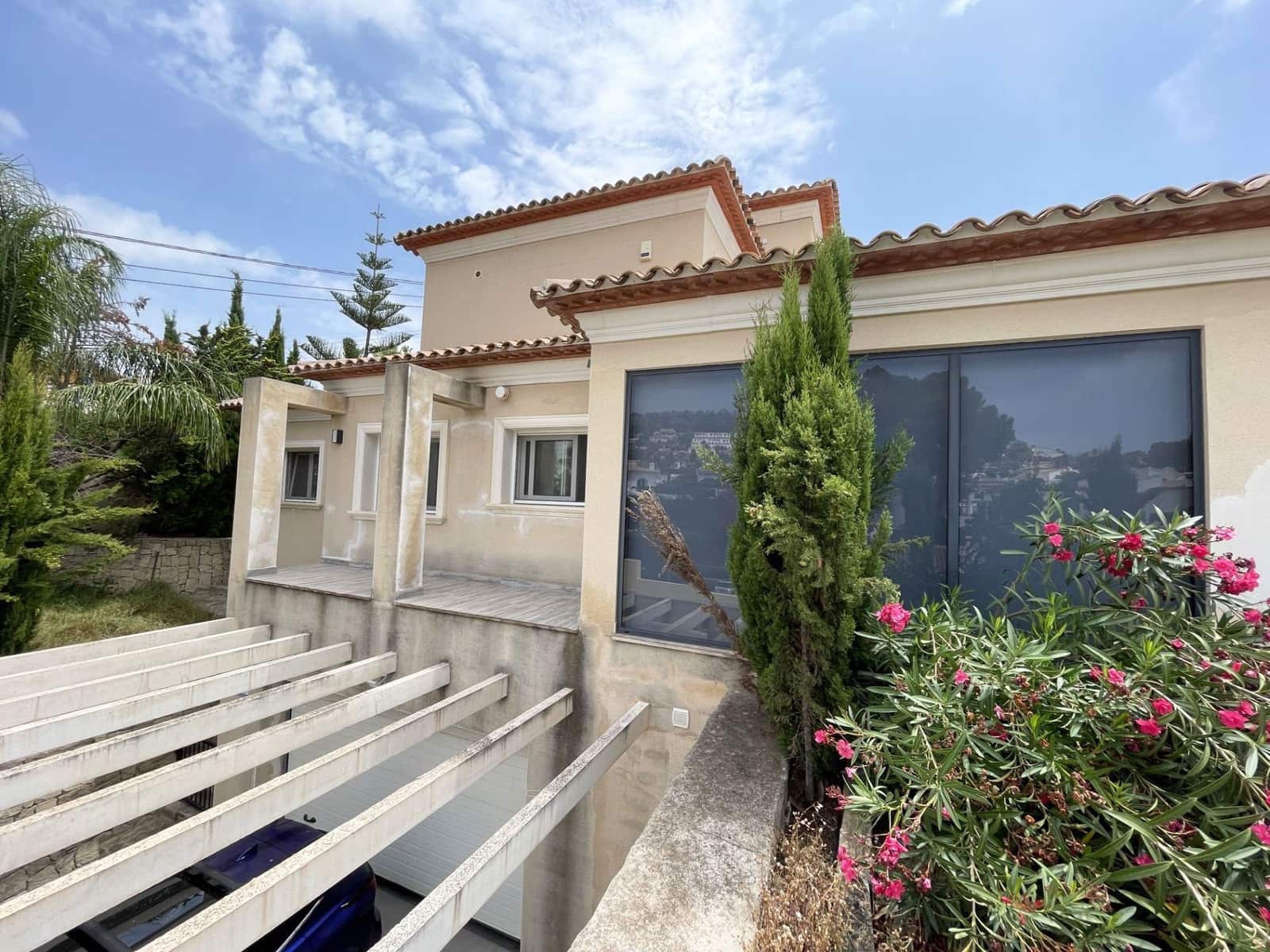 3 bedroom Villa for sale in Calpe / Calp with pool garage - € 625,000 (Ref: 9998086)