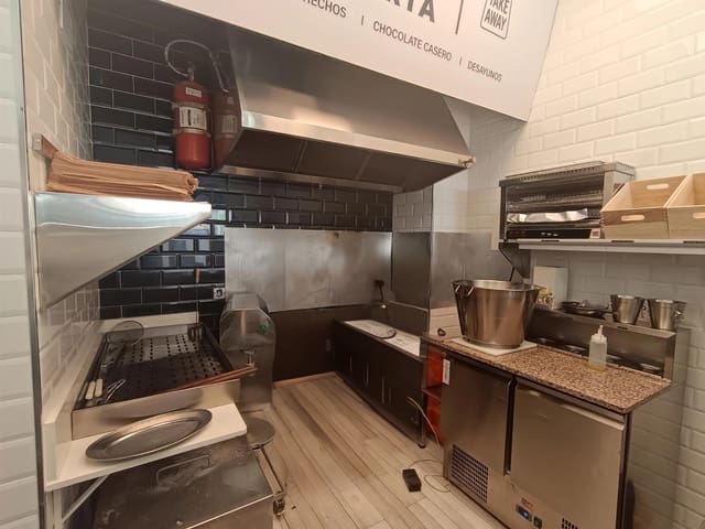 Empresa para venda em Benalmádena - 22 000 € (Ref: 10112020)