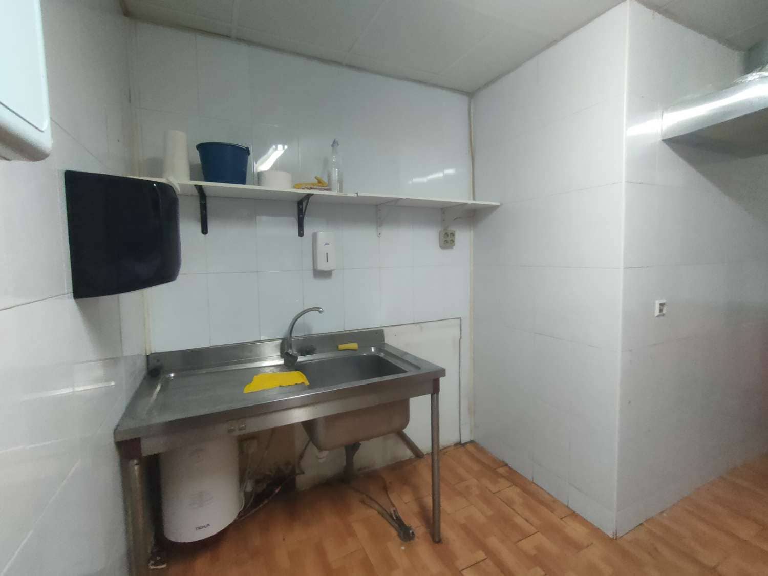 Erhverv til salg i Torremolinos - € 375.000 (Ref: 7679529)