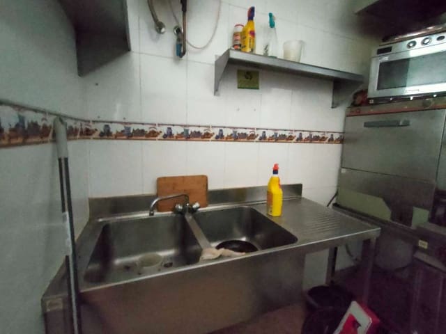 Commercieel te koop in Benalmádena - € 105.000 (Ref: 7679530)