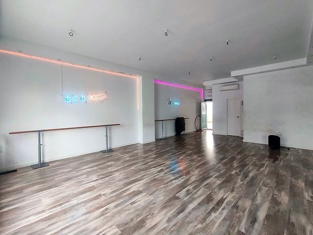 Yritys vuokrattavana paikassa Benalmádena - 1 600 € (Ref: 7683875)