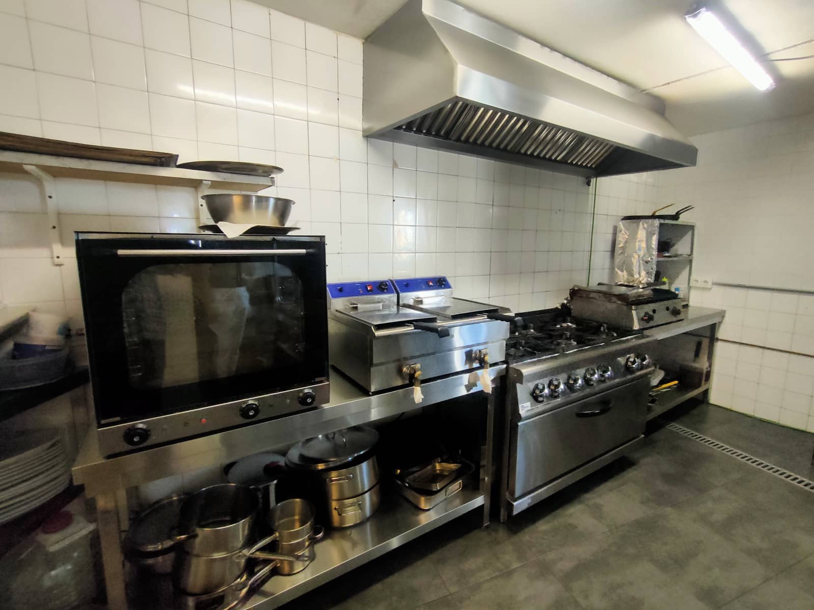 Restaurant/Bar til salgs i Benalmadena - € 60 000 (Ref: 8343644)