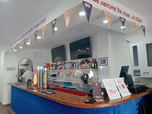 Restaurant/bar te koop in Benalmadena Costa, Benalmádena - € 220.000 (Ref: 8643887)