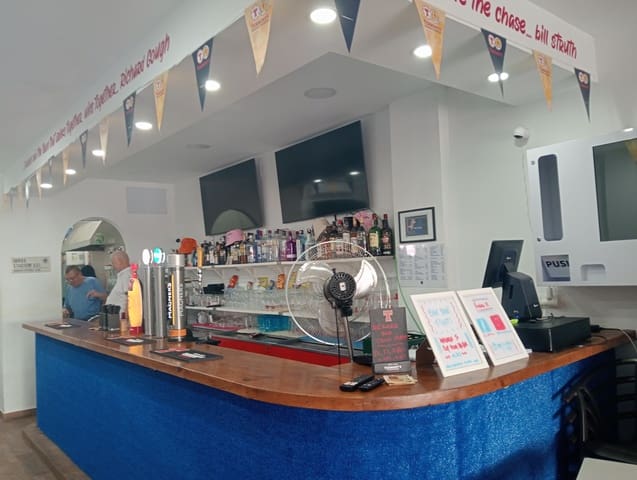 Restaurant/bar te koop in Benalmadena Costa, Benalmádena - € 220.000 (Ref: 8643887)