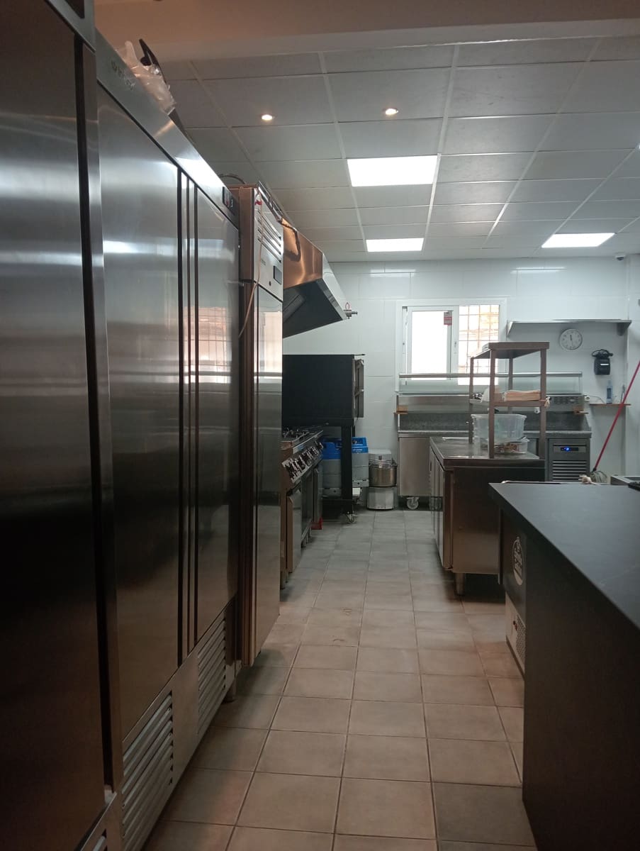 Restaurant/Bar for sale in Benalmadena - € 140,000 (Ref: 9483946)