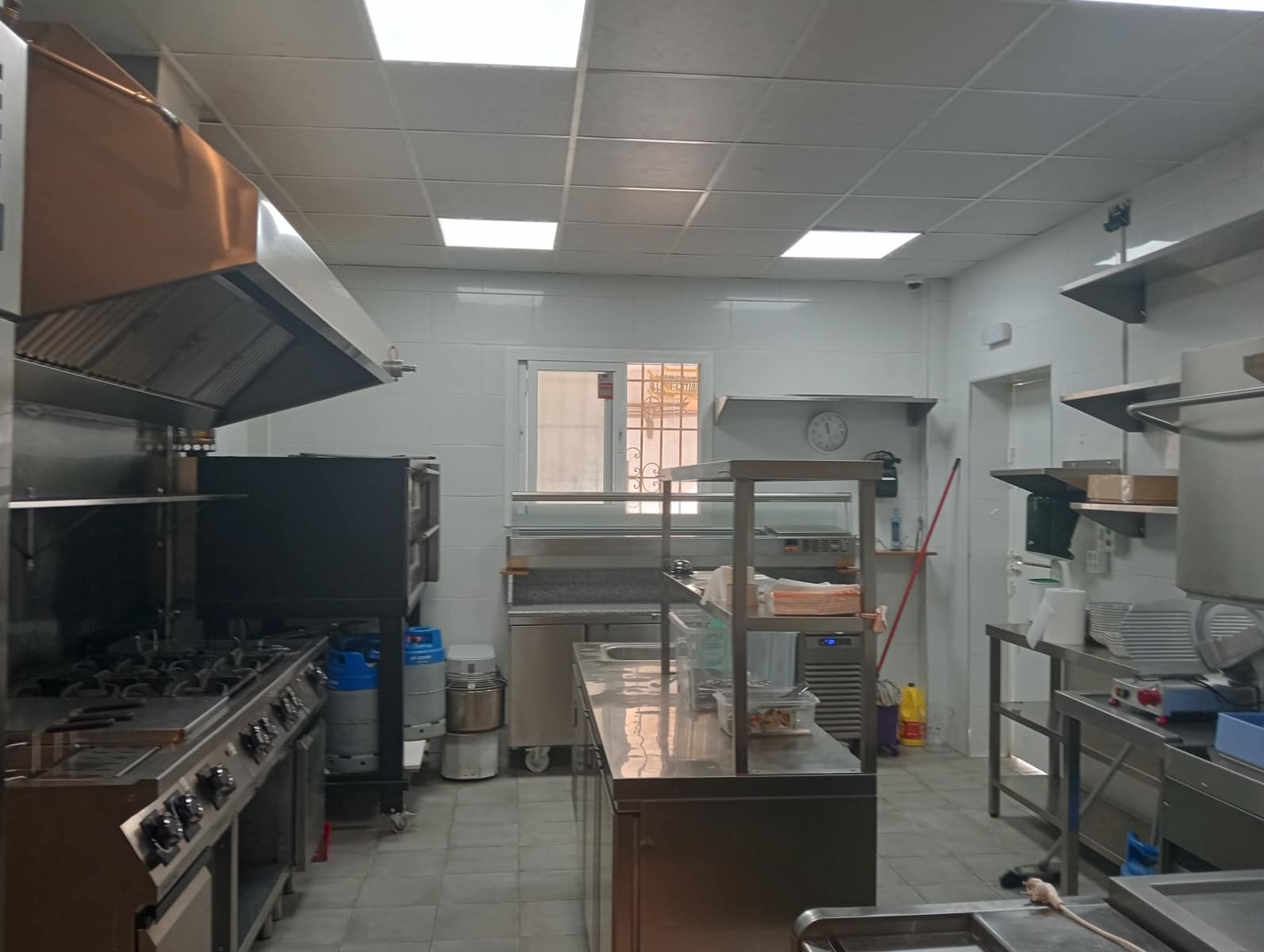 Restaurant/Bar for sale in Benalmadena - € 140,000 (Ref: 9483946)