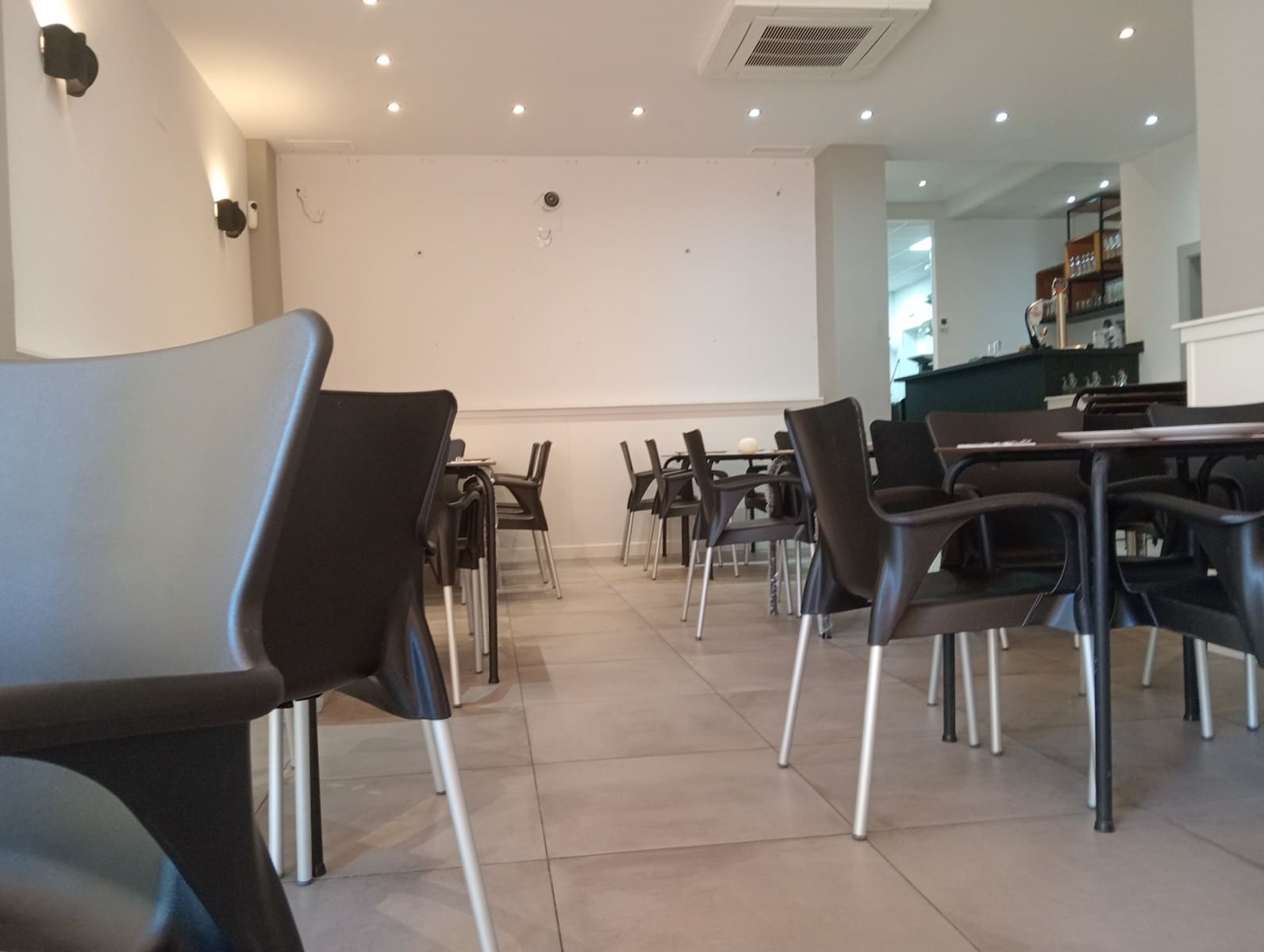 Restaurant/Bar for sale in Benalmadena - € 140,000 (Ref: 9483946)