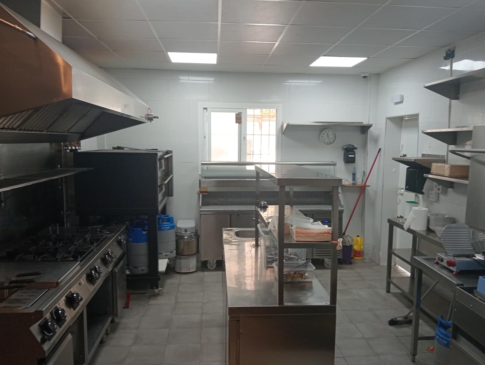 Restaurant/Bar for sale in Benalmadena - € 140,000 (Ref: 9483946)