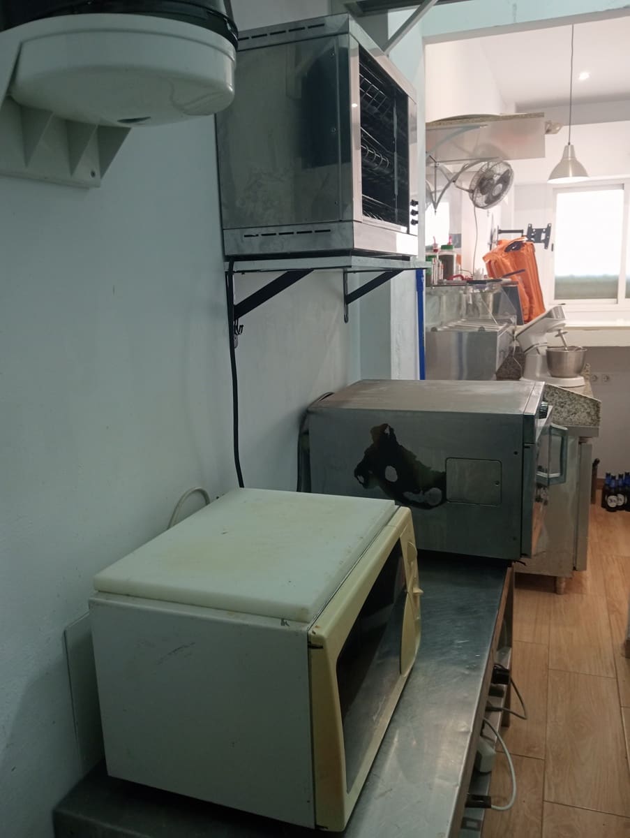 Kommersiell att hyra i Benalmadena - 900 € (Ref: 9696617)