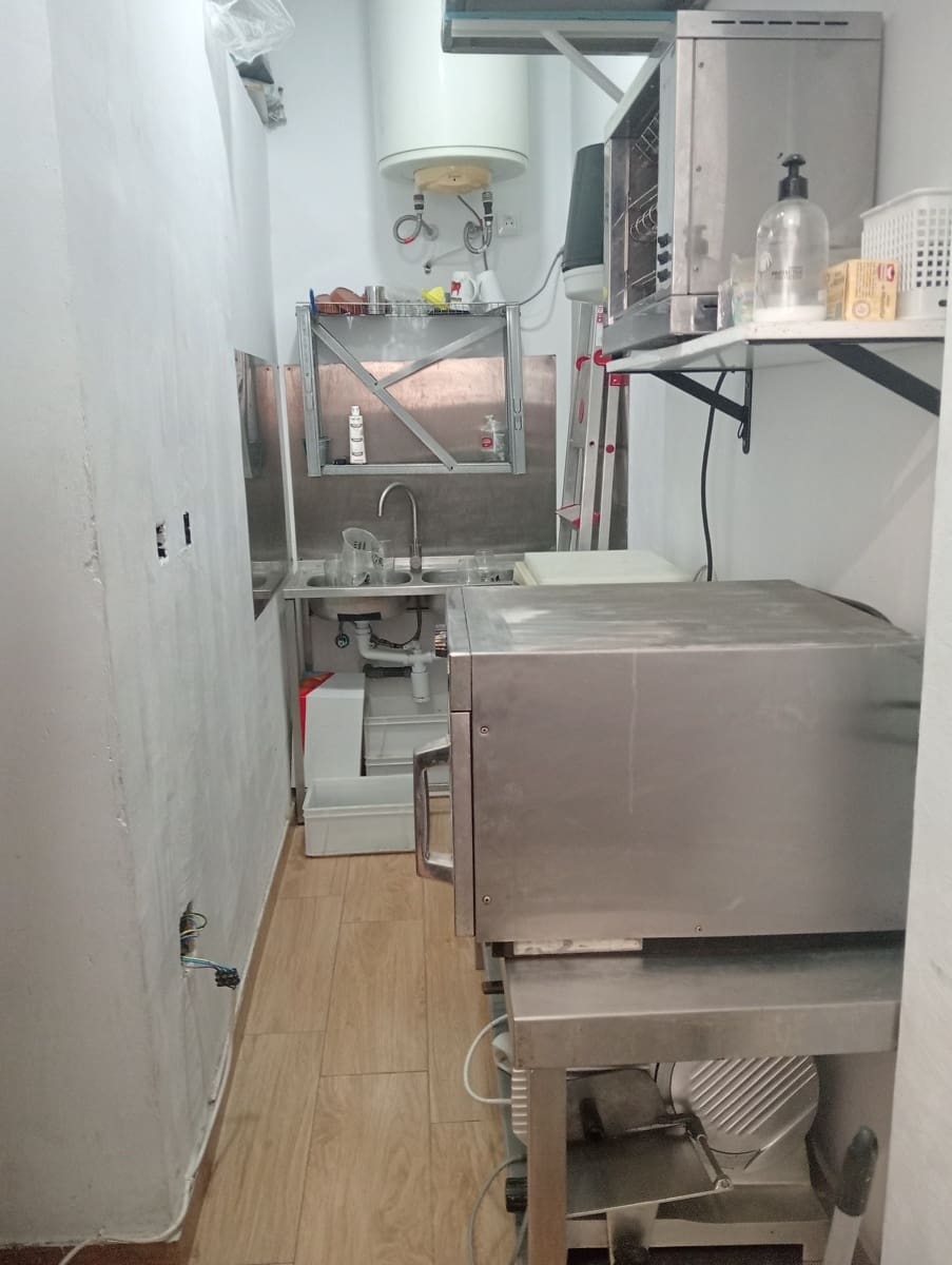 Kommersiell att hyra i Benalmadena - 900 € (Ref: 9696617)