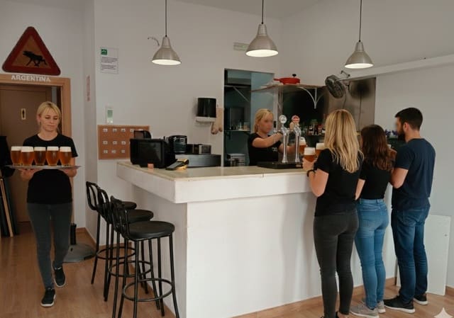 Business for rent in Arroyo de la Miel, Benalmádena - € 900 (Ref: 9696623)