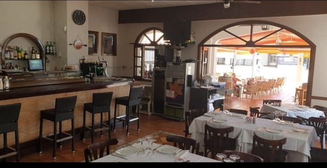 Restaurant/Bar for rent in Benalmádena - € 1,400 (Ref: 9765435)