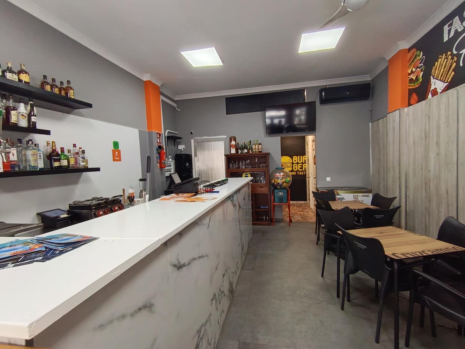 Restaurant/Bar à vendre à Torremolinos - 38 000 € (Ref: 9829653)