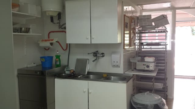 Restaurant/Bar til salg i Benalmádena - € 210.000 (Ref: 9844352)