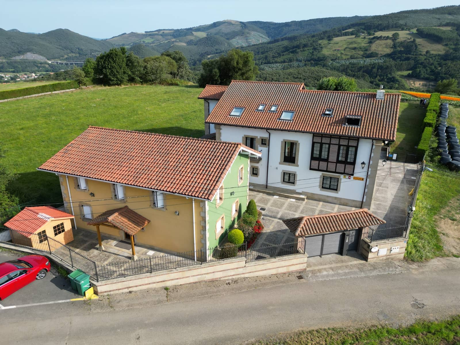 20 bedroom Villa for sale in Laredo with pool garage - € 2,000,000 (Ref: 9471701)