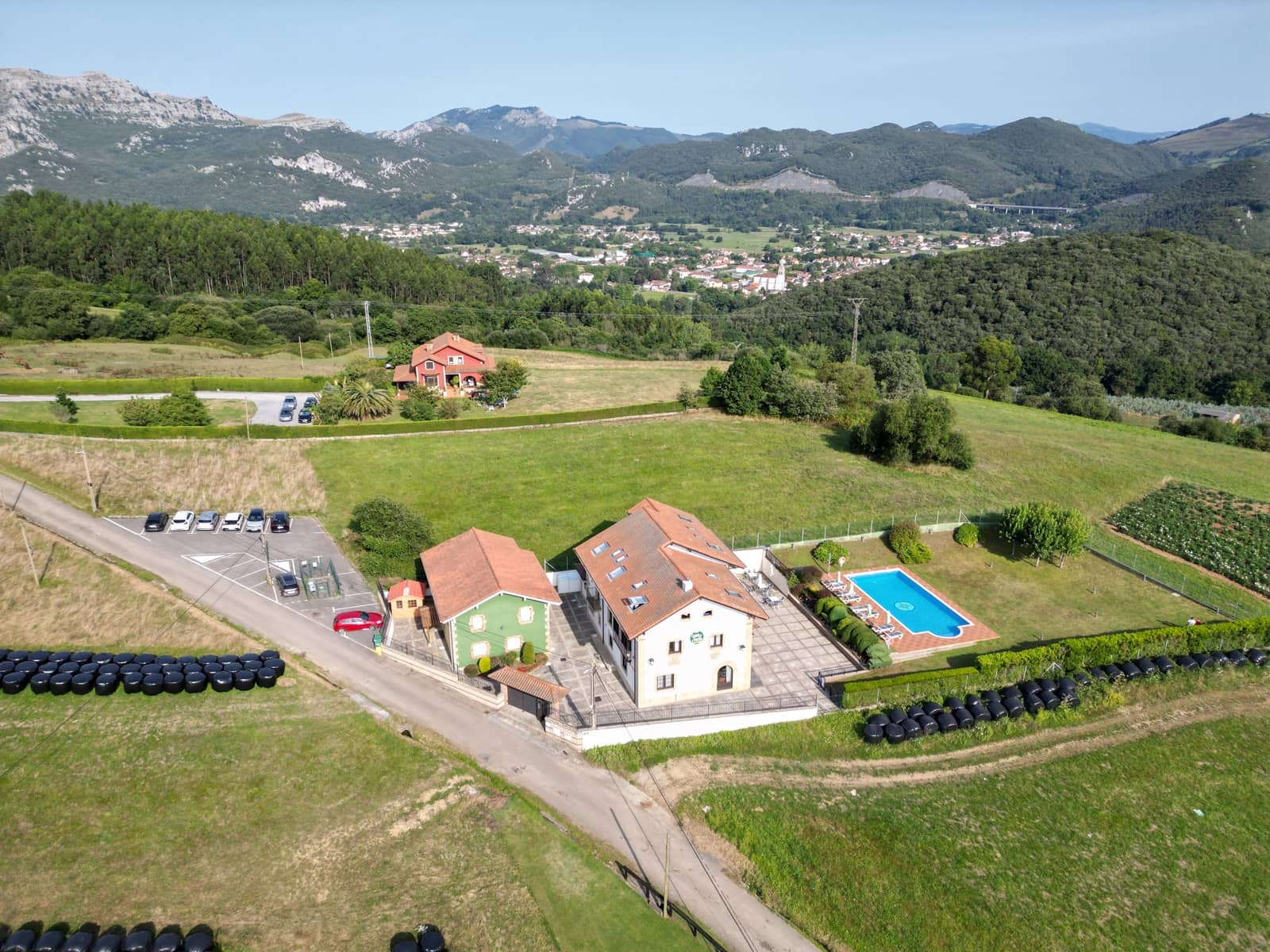 20 bedroom Villa for sale in Laredo with pool garage - € 2,000,000 (Ref: 9471701)