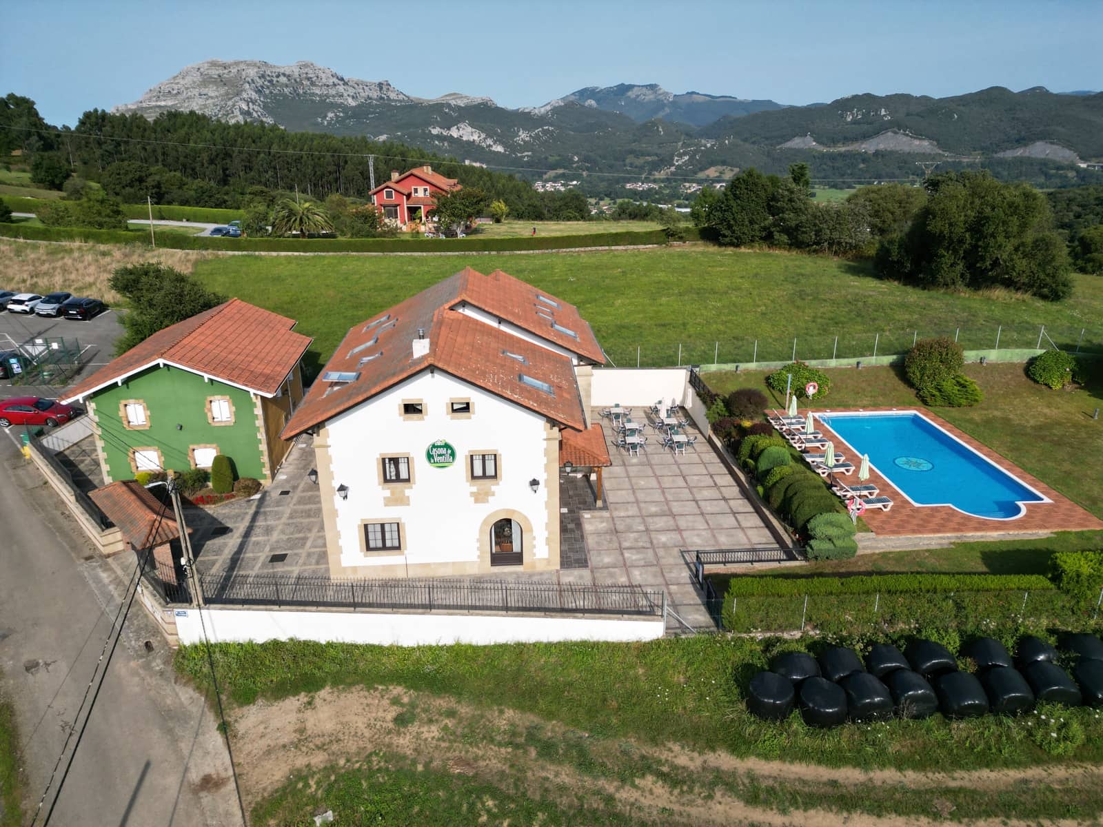 20 bedroom Villa for sale in Laredo with pool garage - € 2,000,000 (Ref: 9471701)