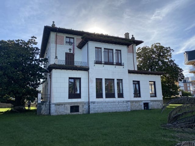 10 slaapkamer Huis te koop in Laredo met garage - € 1.200.000 (Ref: 9471794)