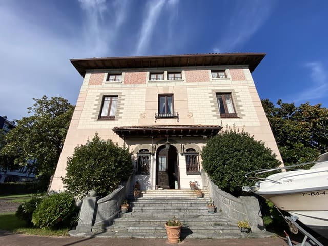 10 slaapkamer Huis te koop in Laredo met garage - € 1.200.000 (Ref: 9471794)