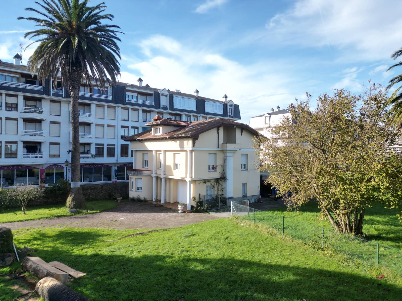 10 slaapkamer Huis te koop in Laredo met garage - € 1.200.000 (Ref: 9471794)