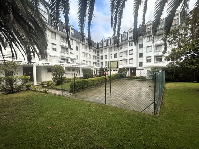 3 makuuhuone Asunto myytävänä paikassa Colindres mukana uima-altaan - 256 000 € (Ref: 9471795)