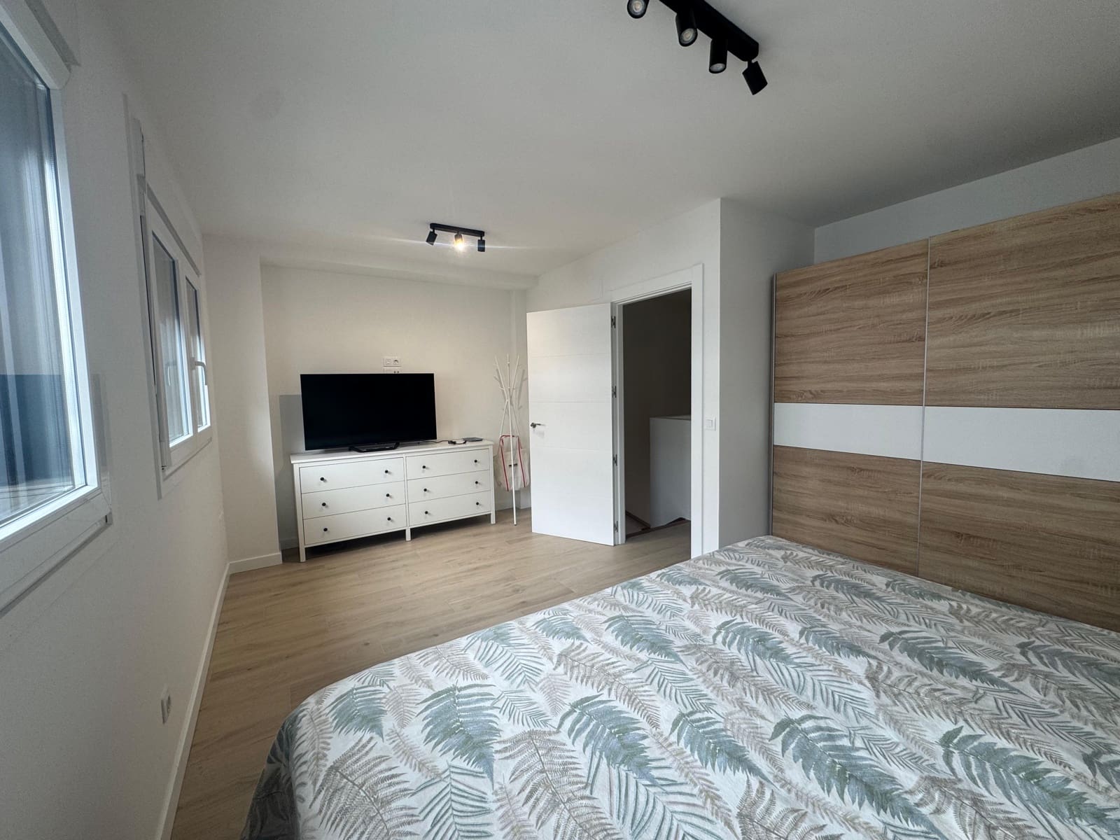 Chalet de 3 habitaciones en Laredo en venta con garaje - 475.000 € (Ref: 9471798)