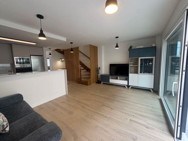 Chalet de 3 habitaciones en Laredo en venta con garaje - 475.000 € (Ref: 9471798)