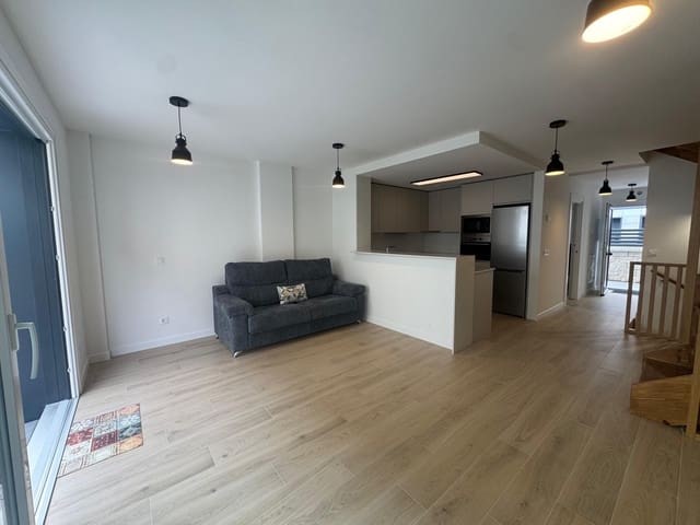 Chalet de 3 habitaciones en Laredo en venta con garaje - 475.000 € (Ref: 9471798)