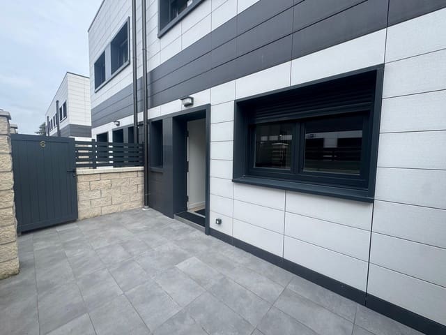 Chalet de 3 habitaciones en Laredo en venta con garaje - 475.000 € (Ref: 9471798)