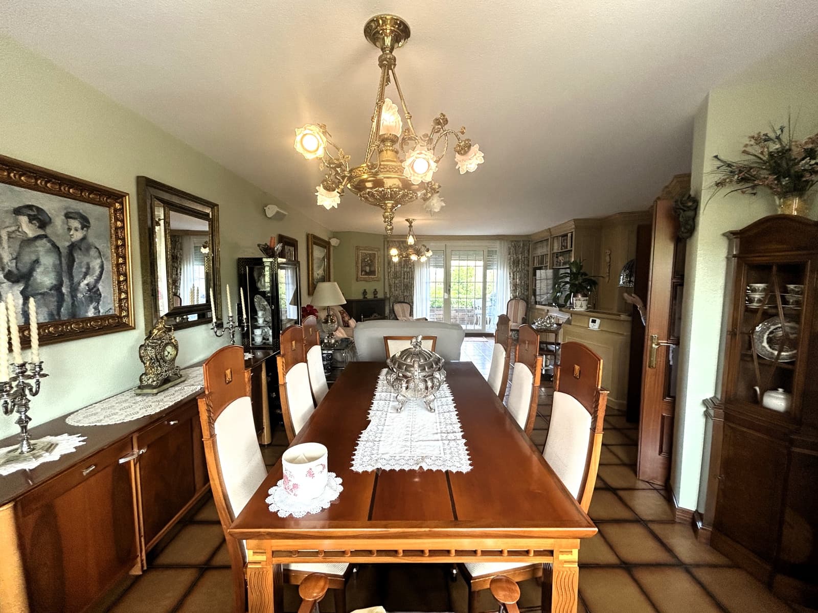 5 makuuhuone Huvila myytävänä paikassa Laredo mukana 
autotalli - 750 000 € (Ref: 9473193)