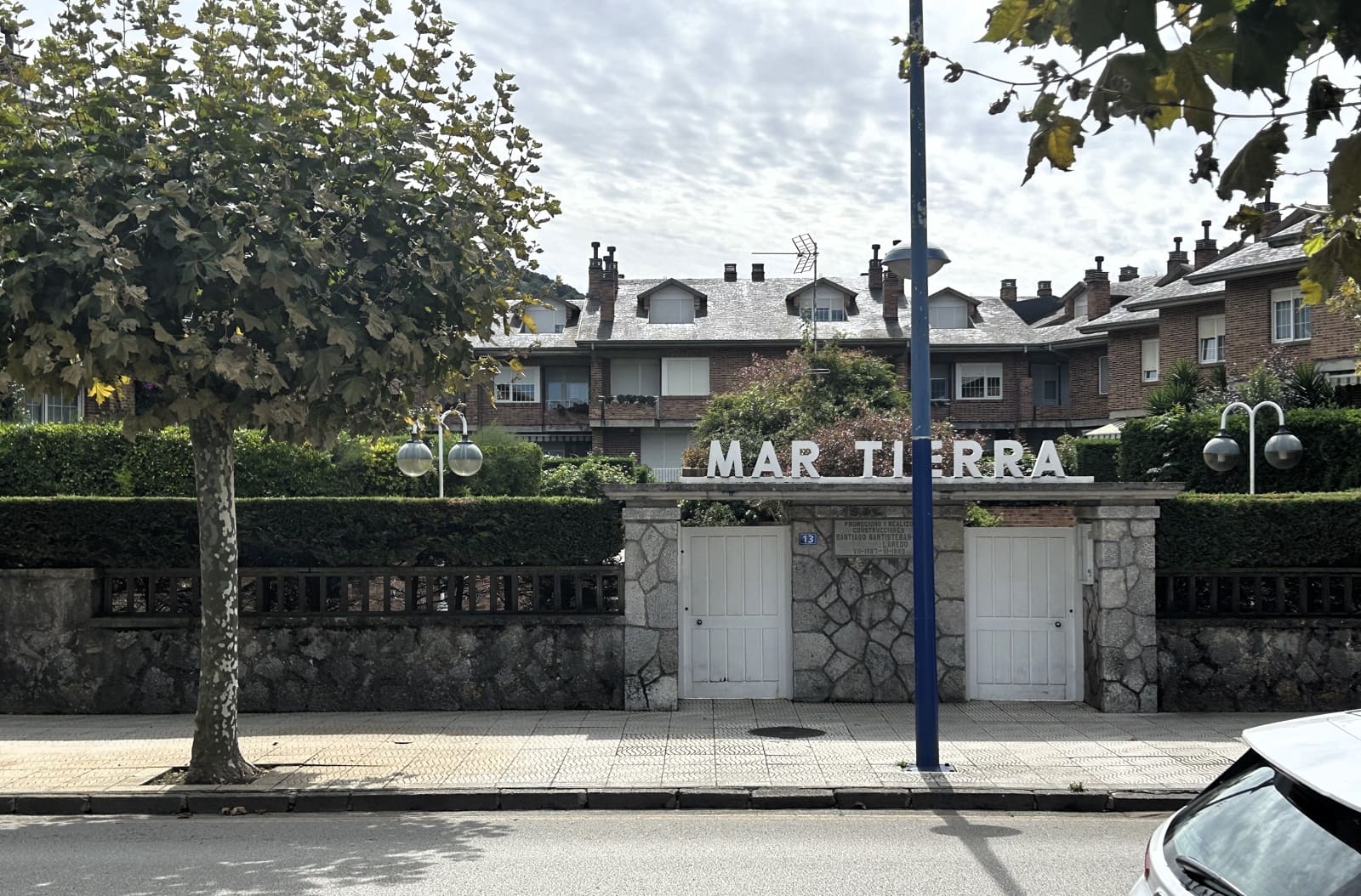 5 makuuhuone Huvila myytävänä paikassa Laredo mukana 
autotalli - 750 000 € (Ref: 9473193)