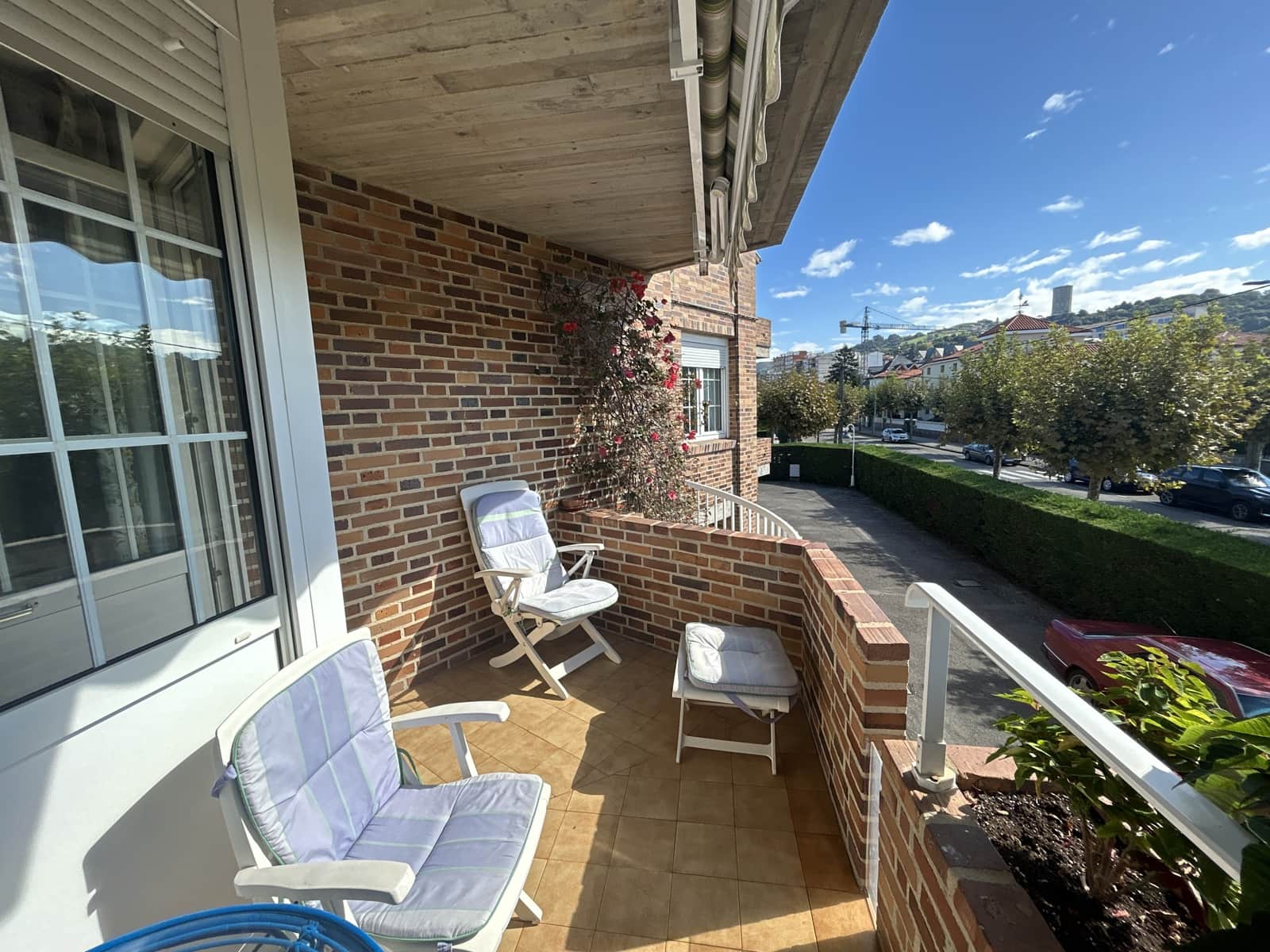 5 makuuhuone Huvila myytävänä paikassa Laredo mukana 
autotalli - 750 000 € (Ref: 9473193)