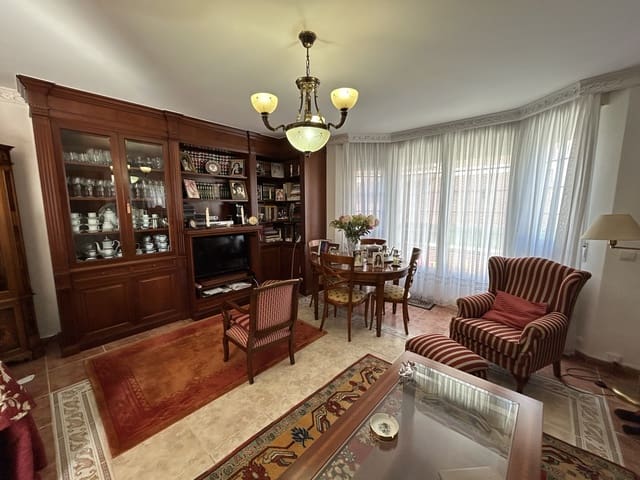 4 soveværelse Villa til salg i Laredo med swimmingpool garage - € 550.000 (Ref: 9473194)