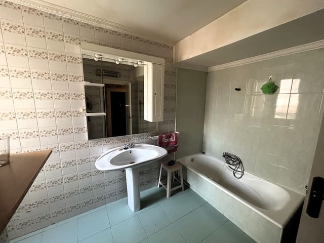 6 soverom Leilighet til salgs i Laredo - € 300 000 (Ref: 9473207)