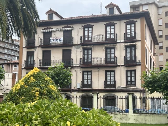 6 soverom Leilighet til salgs i Laredo - € 300 000 (Ref: 9473207)