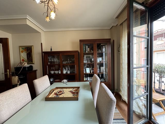 3 soverom Leilighet til salgs i Laredo - € 299 000 (Ref: 9473282)