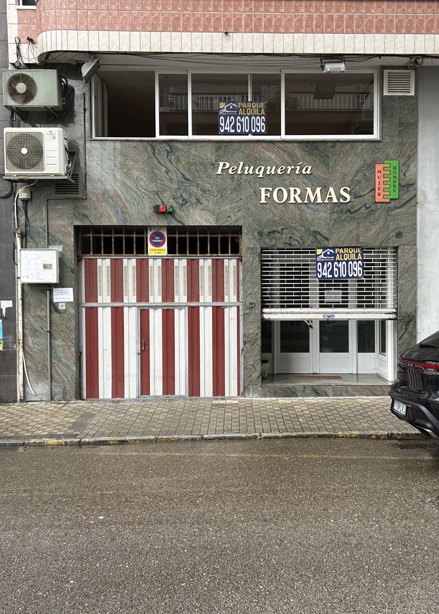 6 bedroom Commercial for sale in Laredo - € 270,000 (Ref: 9473285)