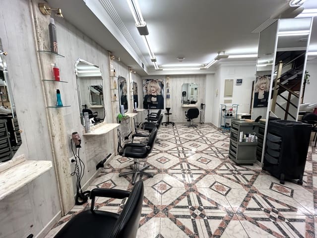 Local Comercial de 6 habitaciones en Laredo en venta - 270.000 € (Ref: 9473285)