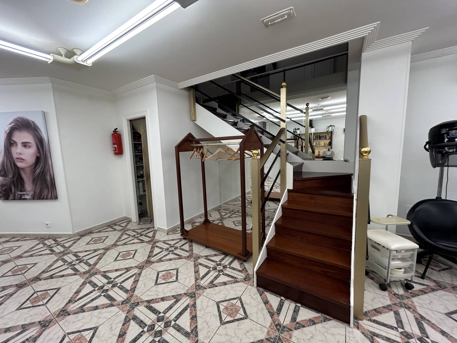 6 bedroom Commercial for sale in Laredo - € 270,000 (Ref: 9473285)