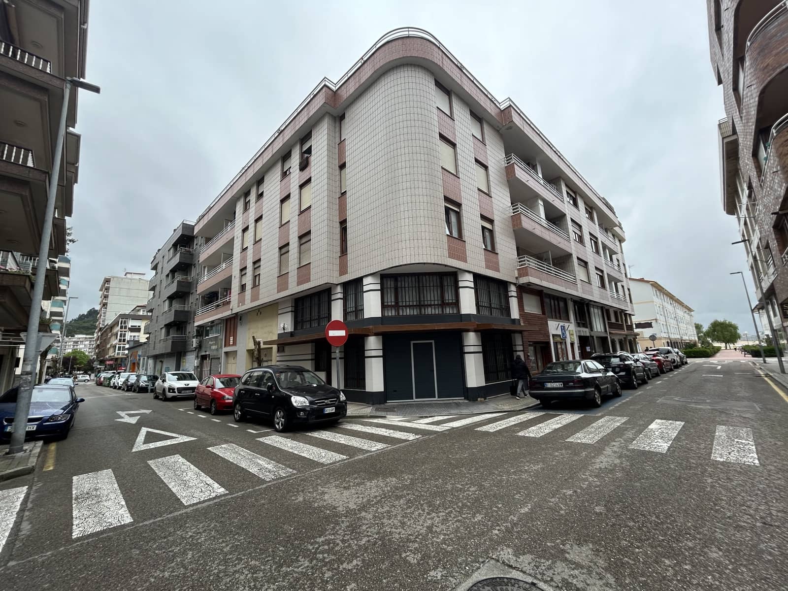 6 bedroom Commercial for sale in Laredo - € 270,000 (Ref: 9473285)