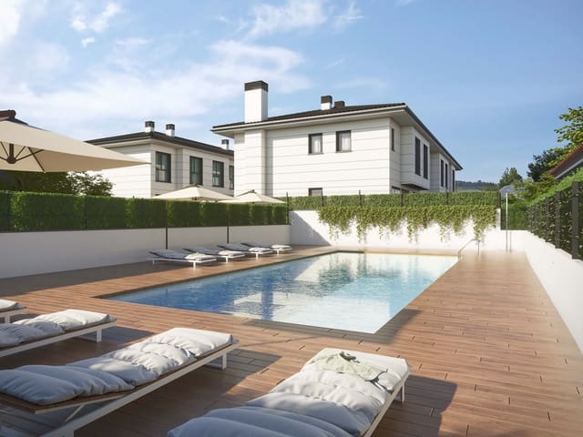 Chalet de 4 habitaciones en Laredo en venta con piscina garaje - 525.000 € (Ref: 9473287)