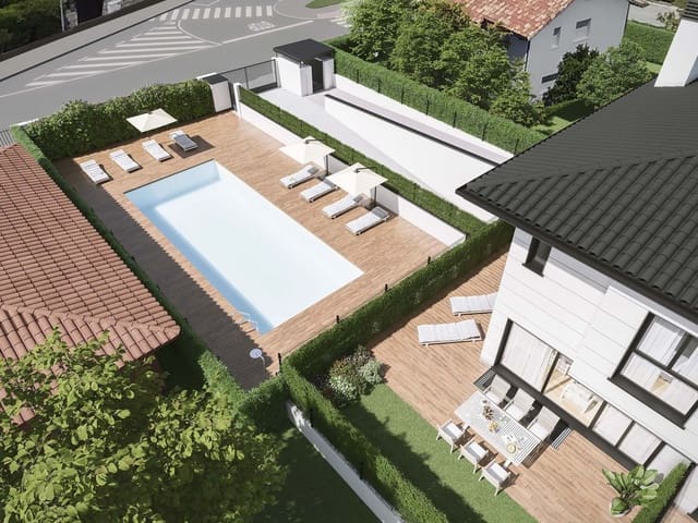 Chalet de 4 habitaciones en Laredo en venta con piscina garaje - 525.000 € (Ref: 9473287)