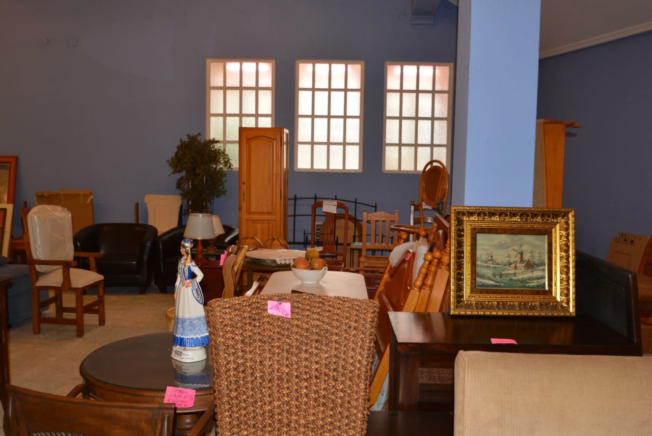 Commercial for sale in Laredo - € 100,000 (Ref: 9474373)