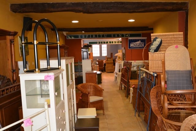 Local Comercial en Laredo en venta - 100.000 € (Ref: 9474373)