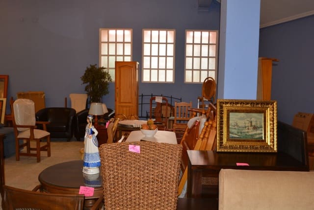 Local Comercial en Laredo en venta - 100.000 € (Ref: 9474373)