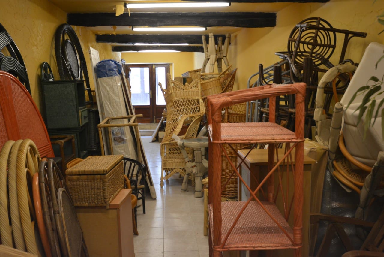 Commercial for sale in Laredo - € 100,000 (Ref: 9474373)