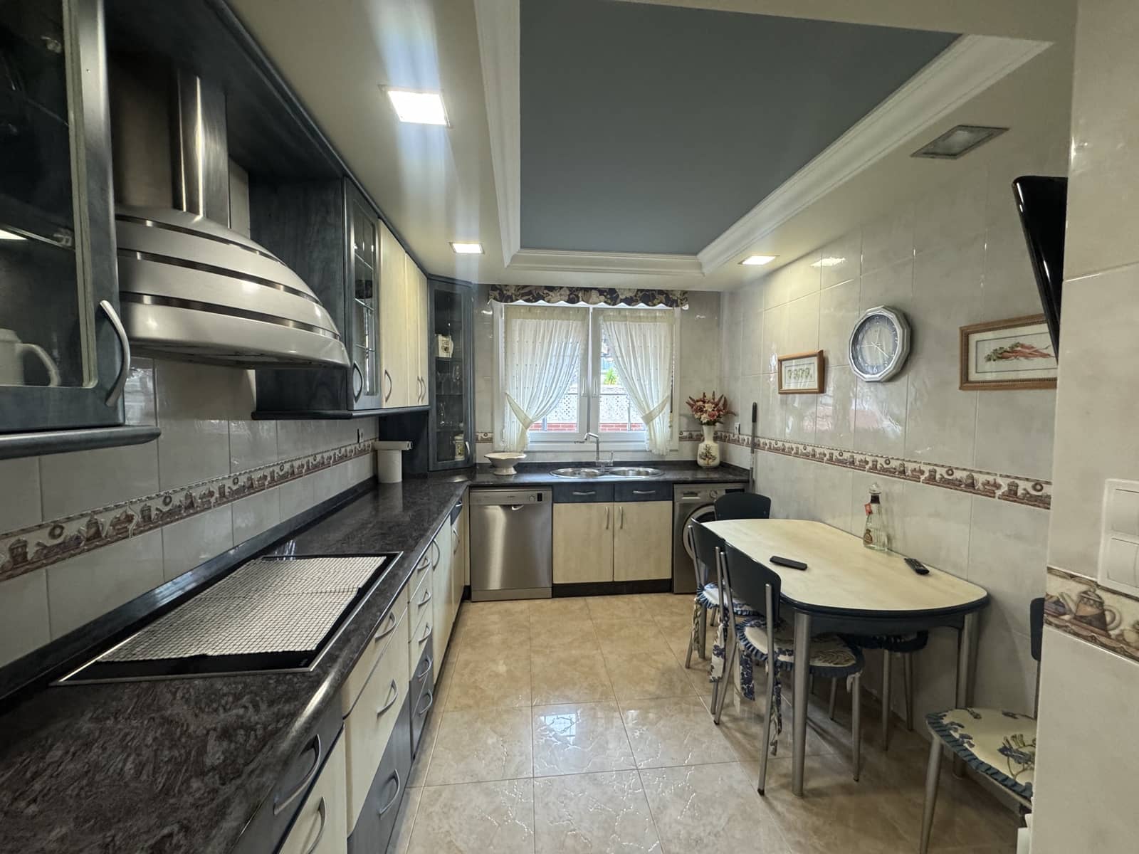 3 Zimmer Ferienvilla in Laredo mit Garage - 1.500 € (Ref: 9474424)