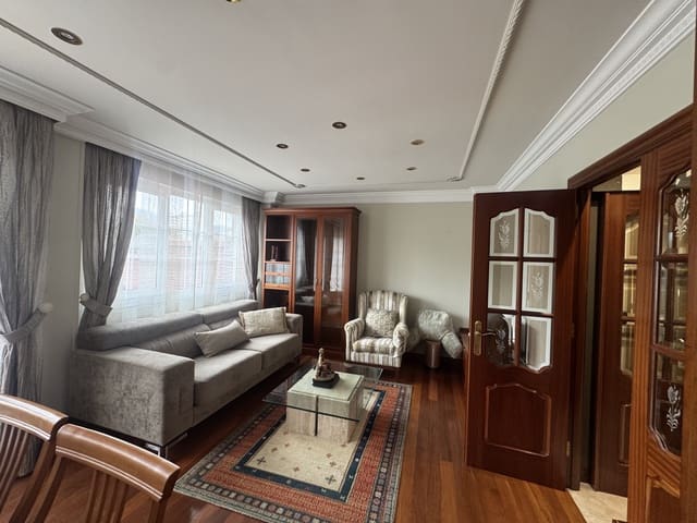 3 Zimmer Ferienvilla in Laredo mit Garage - 1.500 € (Ref: 9474424)